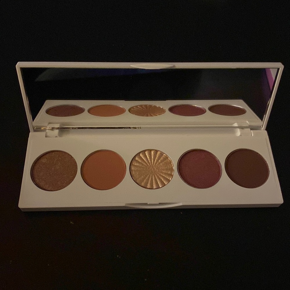 Eyeshadow palette